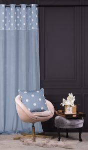 Zasłona Dots Chic — błękitny, 140 × 270 cm, zdjęcie 1